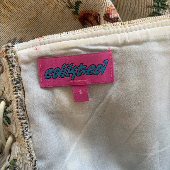 EDIKTED Floral Tapestry Lace-Up Back Strapless
Minidress - Picture 6 of 7